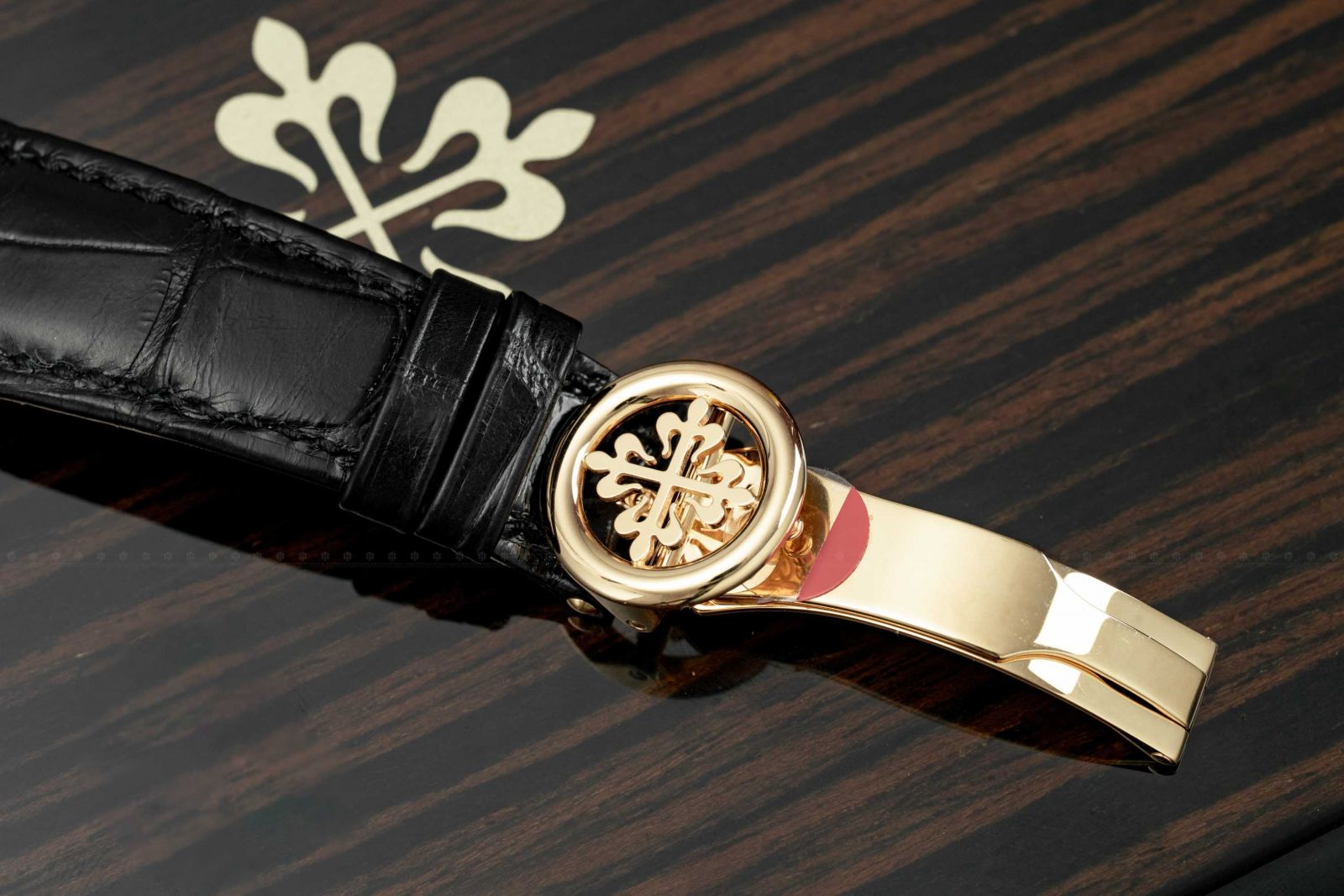 TA LUXURY WATCH